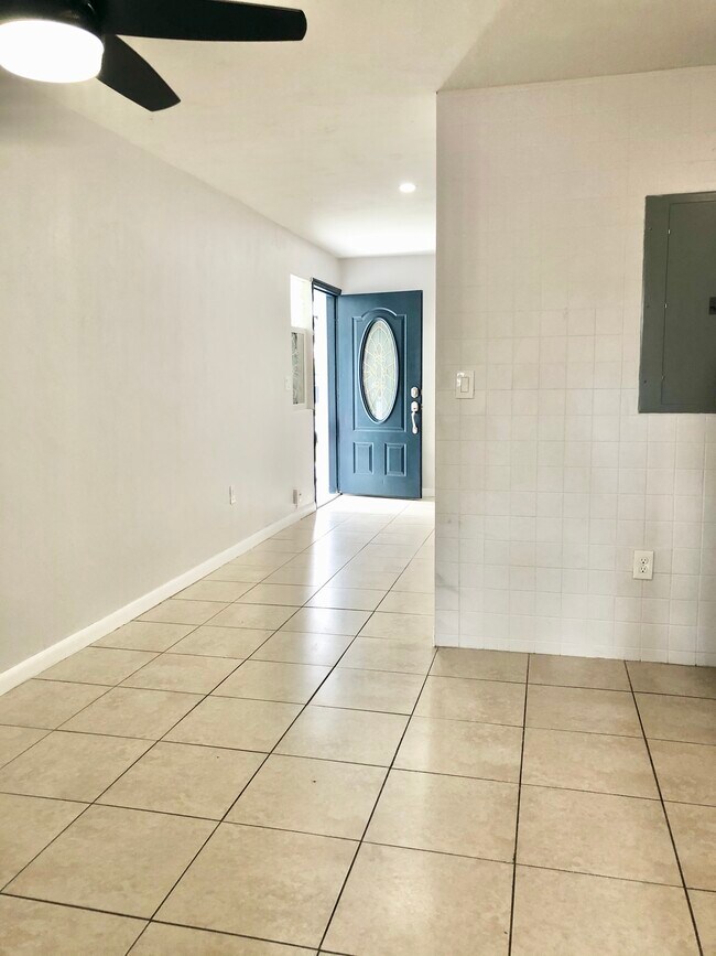 Foto del edificio - 8960 SW 40th Terrace