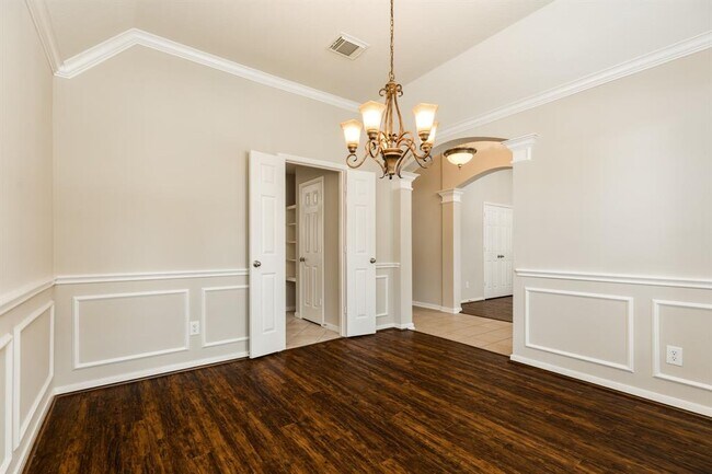 Building Photo - 6414 Canyon Pointe Ln