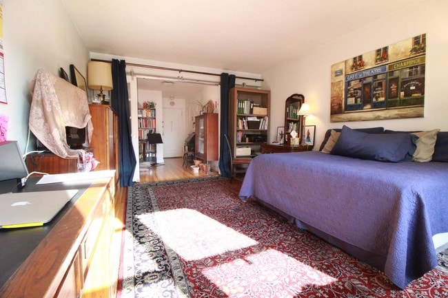 Foto del edificio - 153 Bennett Avenue