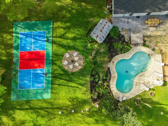 Foto del edificio - 16811 Waycreek Rd