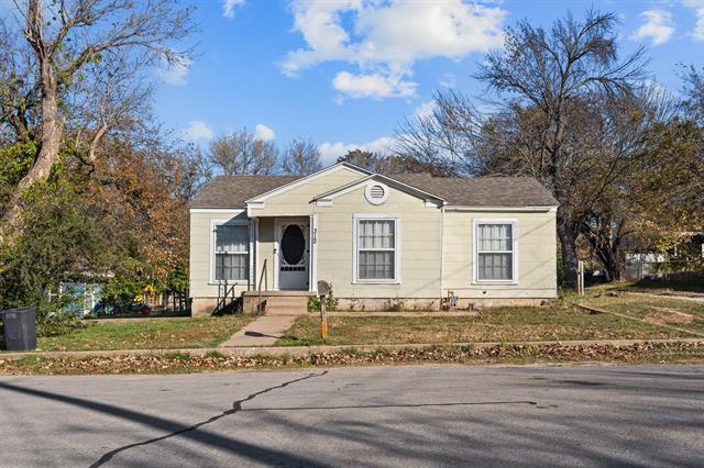 Foto principal - 312 W Weatherford St