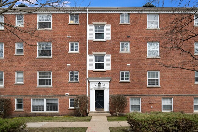 Building Photo - 1404 Hinman Ave