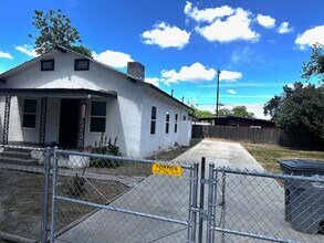 Building Photo - 10752 E Chico Ave