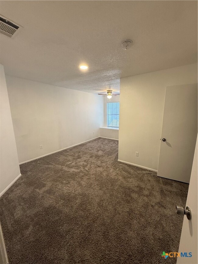 Building Photo - 409 El Secreto St