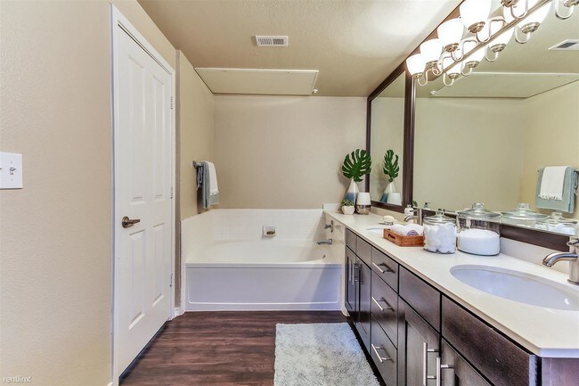Building Photo - 1 br, 1 bath  - 20775 Kingsland Blvd