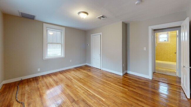 Building Photo - 49 Jamaica St