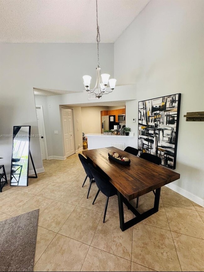Foto del edificio - 8821 Wiles Rd