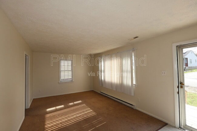 Building Photo - 204 North Juniper Ave
