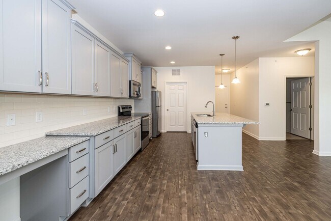 Foto del edificio - BEAUTIFUL 3BD 2.5 BTH Apartment home RAINT...