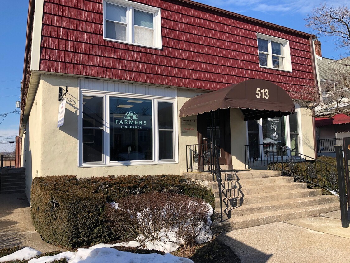 513 W Chocolate Ave Unit 2, Hershey, PA 17033 Apartments 513 W