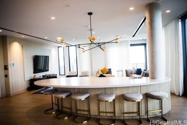 Photo - 987 Queen St House