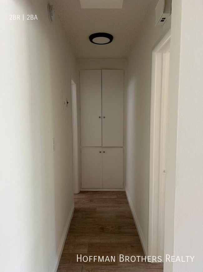 Building Photo - 5130 Yarmouth Ave