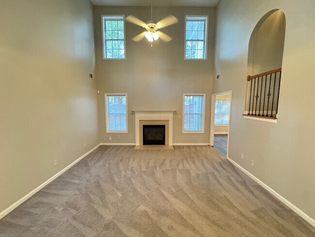 Foto del edificio - Beautiful 4 bed 3 Bath Home in Heart of Grayson for a Growing Family!
