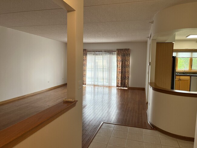 Foto del edificio - 650 S River Rd