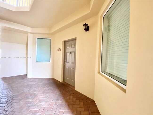 Foto del edificio - 3 br, 2 bath House - 10885 NW 89th Ter Uni...