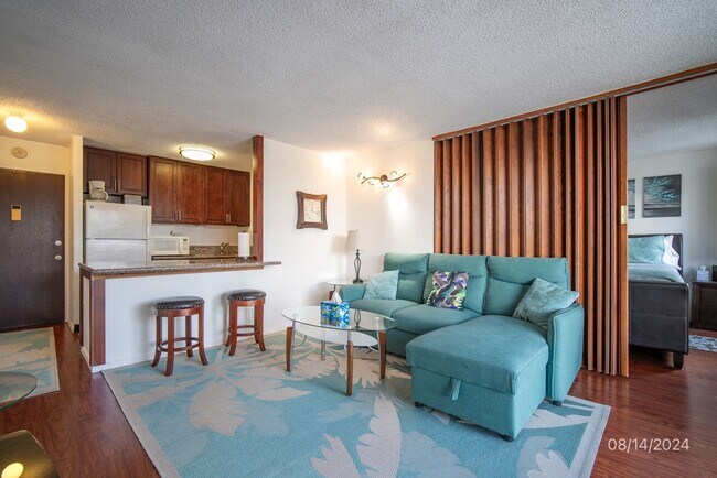 Building Photo - $3000.00 | 1BD/1BA UPGRADED Fully Furnishe...