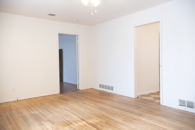 Building Photo - 2456 S Everett St