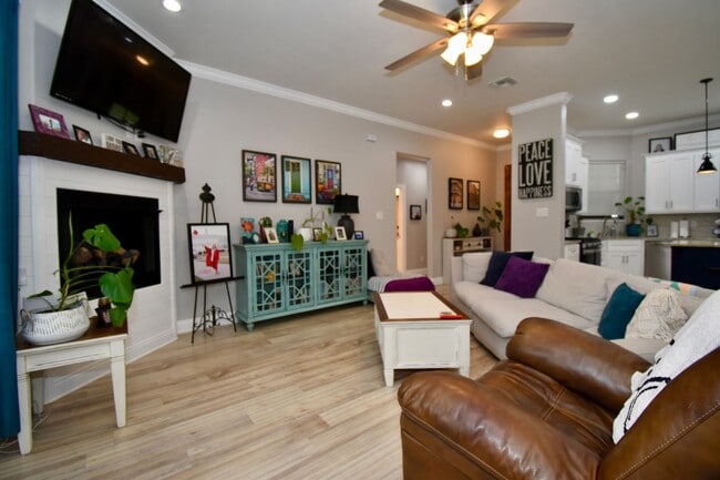 Building Photo - 4 Bed, 2 Bath Home in Ruston!