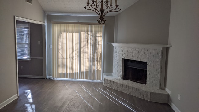 Building Photo - 5509 Estates Ct