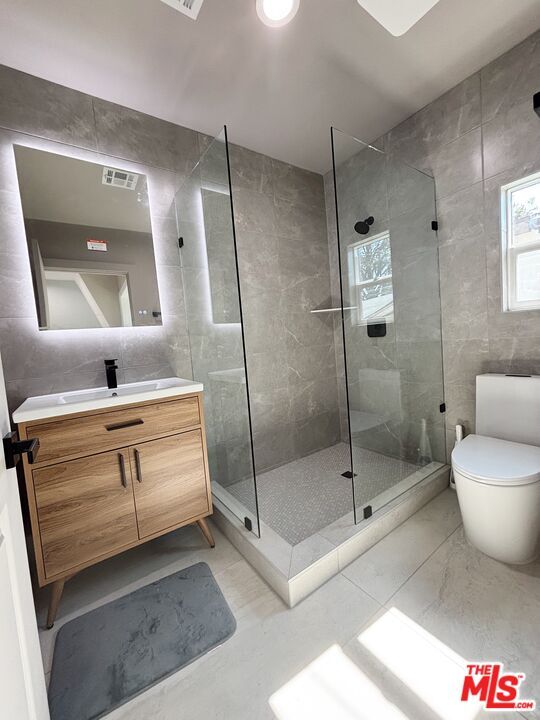 Building Photo - 713 Devirian Pl