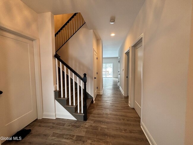 Building Photo - 587A Grooms Rd