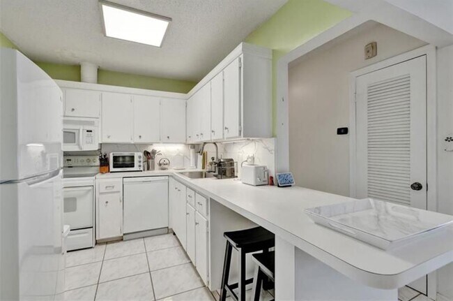 Foto del edificio - 6750 NE 21st Rd
