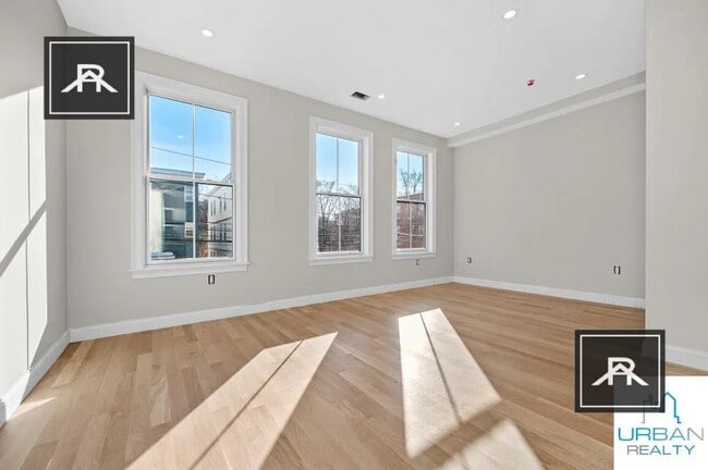 Photo - 4 bedroom in Brighton MA 02135 Apartment