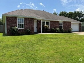 Building Photo - 555 Elk Ave