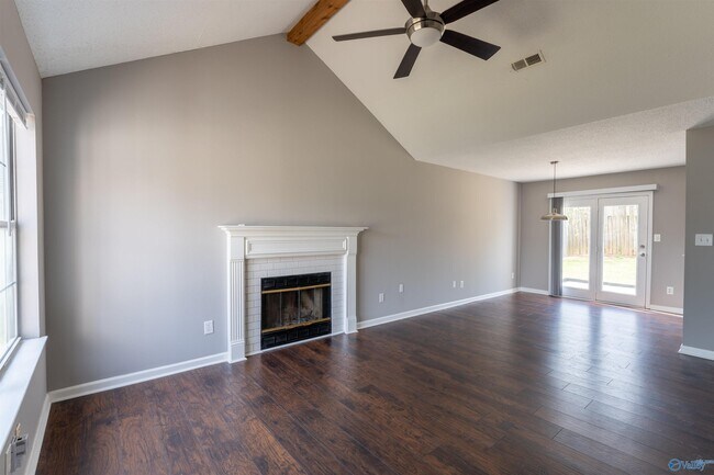 Foto del edificio - 113 N W Sugar Bluff Ln