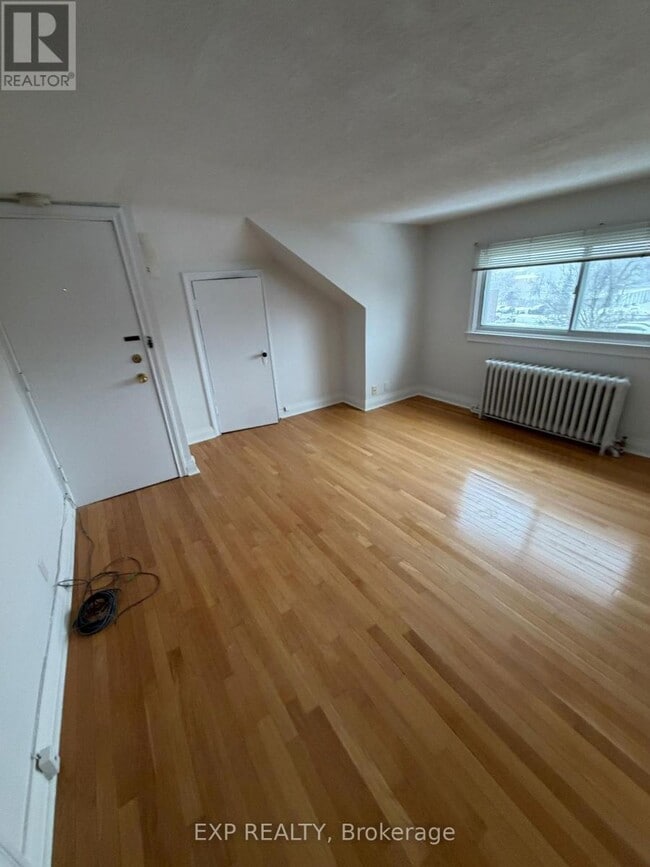 Building Photo - 354 Annette St