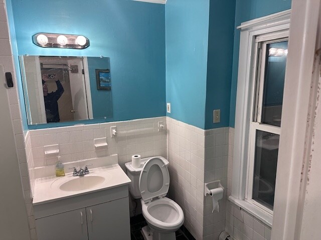 Bathroom - 61 School St