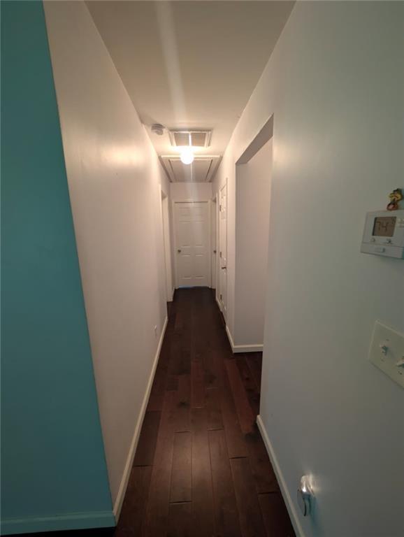 Building Photo - 3221 Bobolink Dr