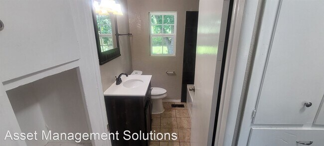 Foto del edificio - 4 br, 1.5 bath House - 4316 N Libby Avenue