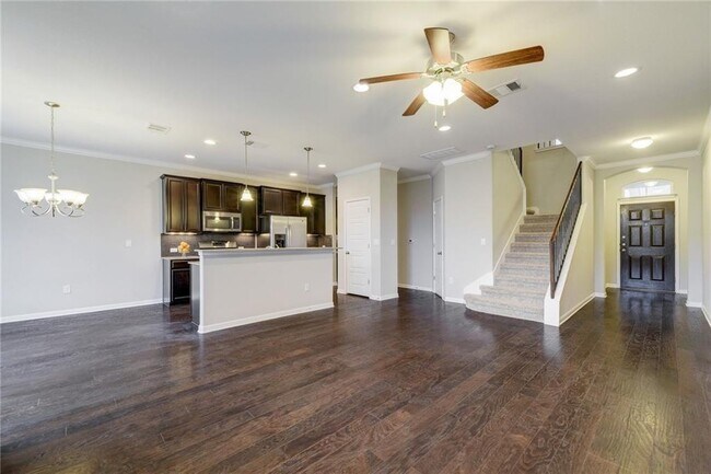 Foto del edificio - 13400 Briarwick Dr