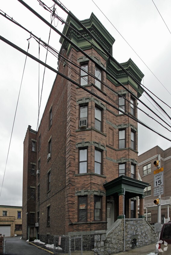 Primary Photo - 705 29th St