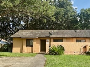 Building Photo - 9868 Lancewood St