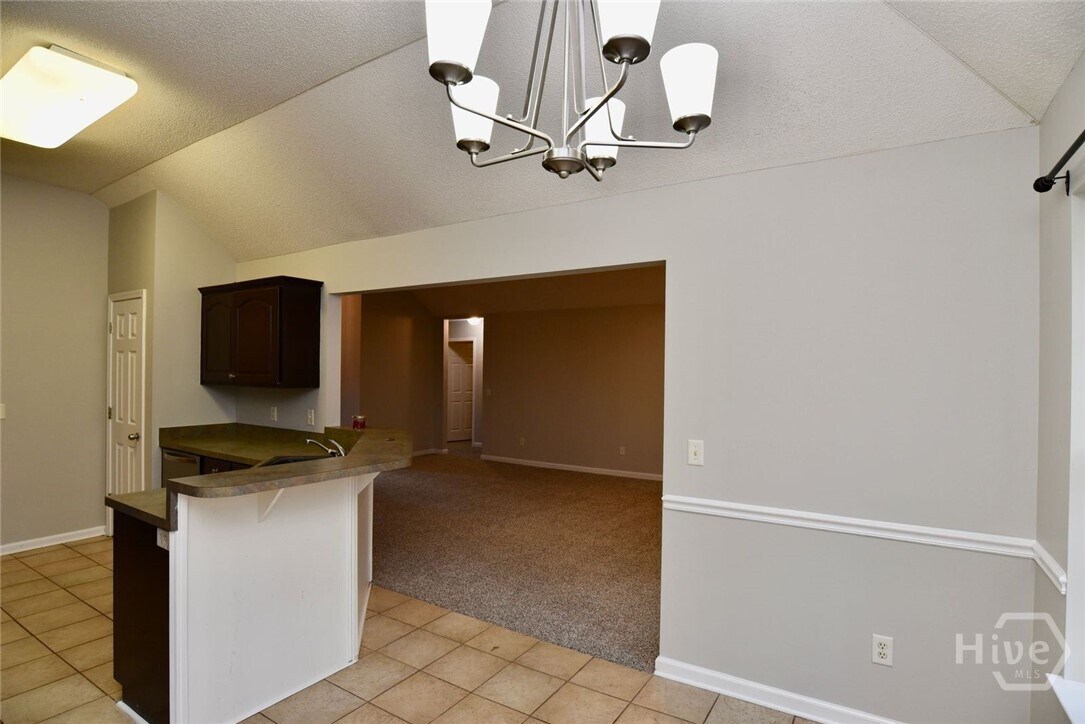 Foto del edificio - 121 Laurenburg Dr