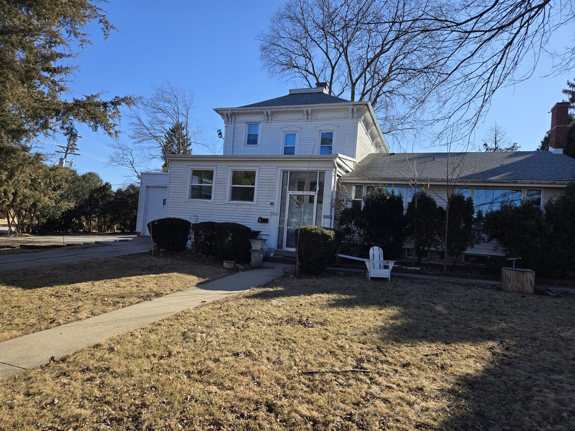 Front of the property, 1st floor, main level - 3603 Waukegan Rd