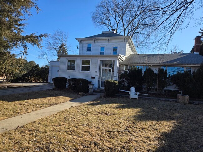 Fachada del inmueble, primera planta, planta principal - 3603 Waukegan Rd