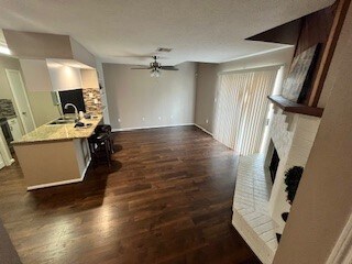 Foto del edificio - 250 El Dorado Blvd
