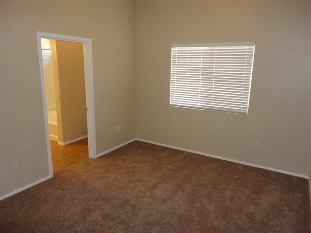 Building Photo - 6563 E Ladonna Ln