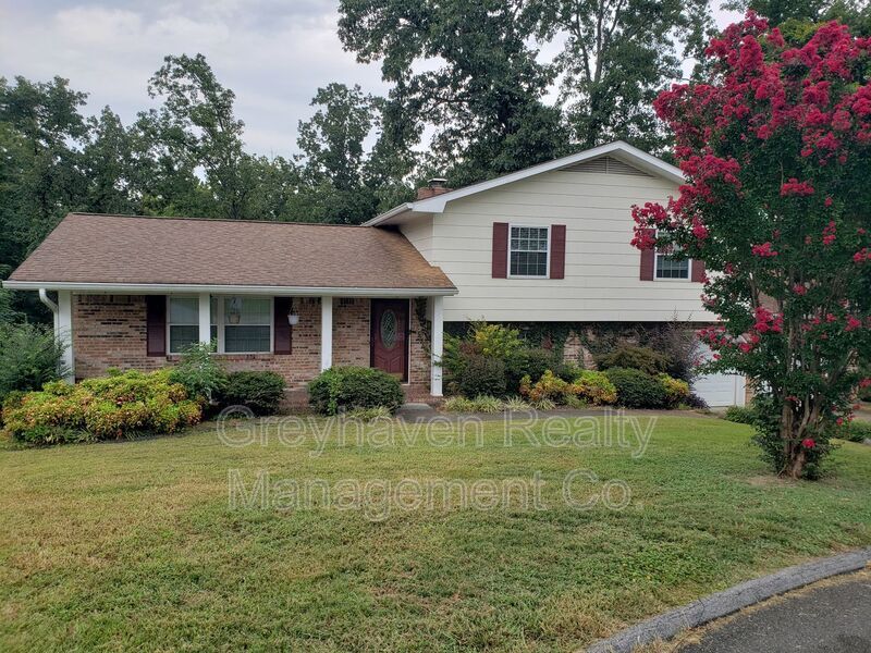 Primary Photo - 145 Rolling Ridge Dr