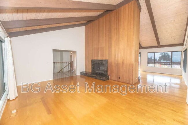 Building Photo - 180 Somerset Rd