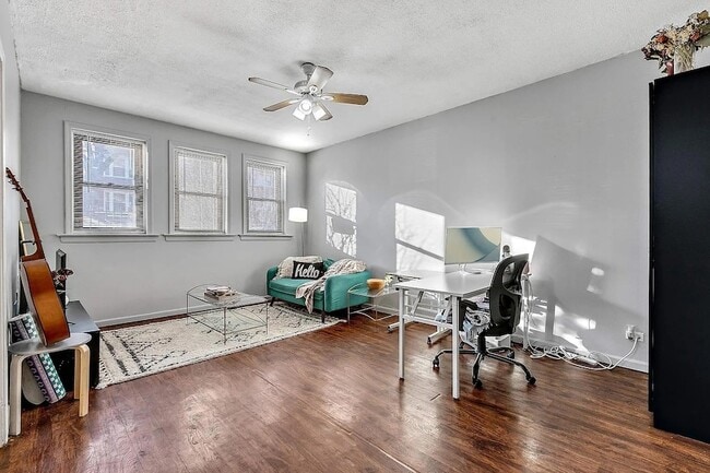 Building Photo - 5143 S Kenwood Ave