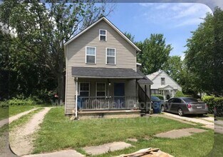 Building Photo - 2344 East Ave
