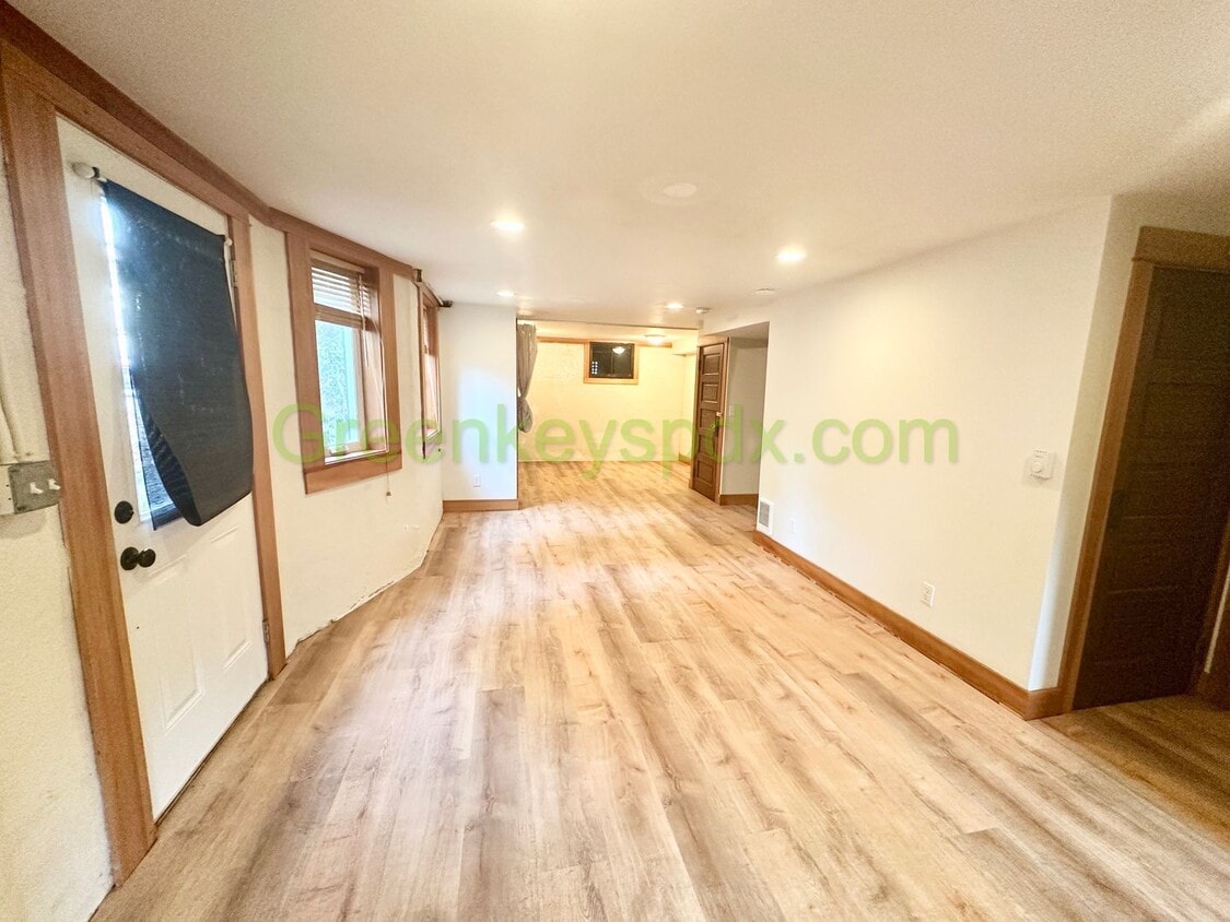 Photo - 4725 to 4727 NE 10th Ave