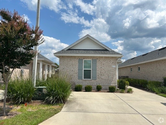 Building Photo - 115 Alley Ln