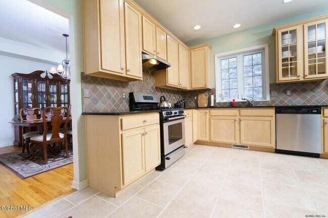 Foto del edificio - 7 Clearwater Ct