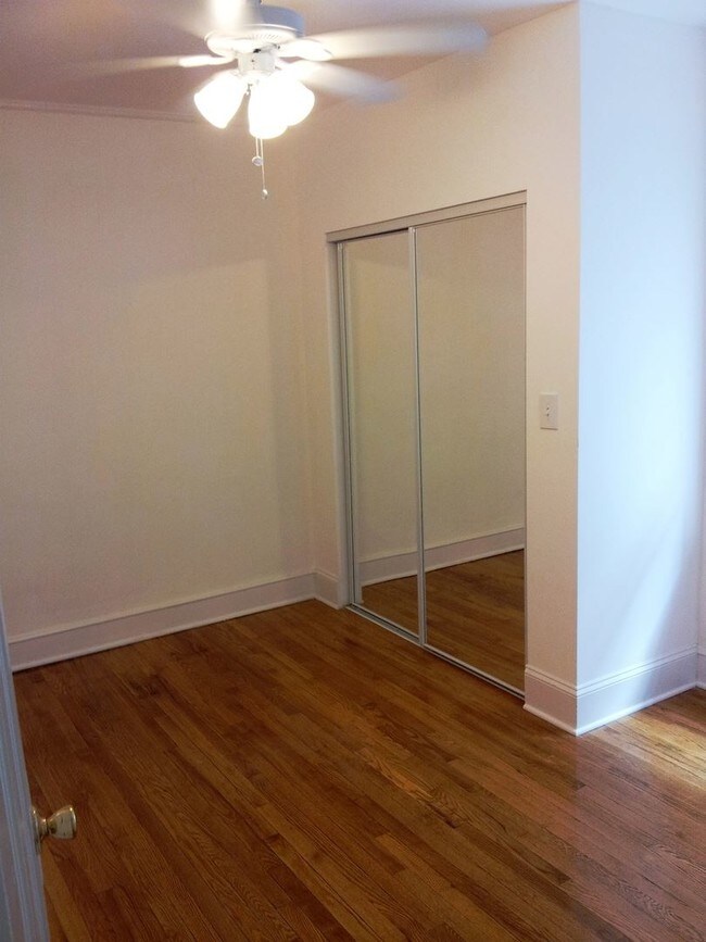 Foto del edificio - 5502 N Linder Ave