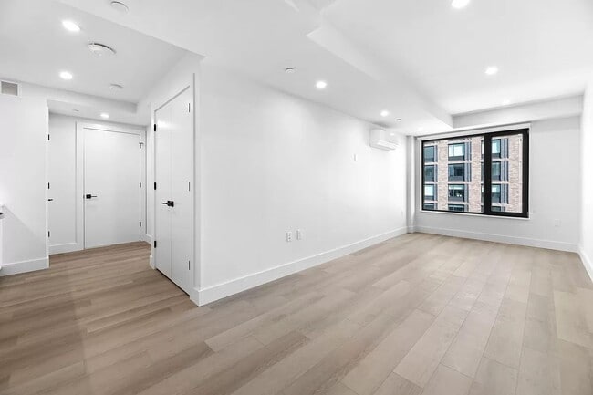 Building Photo - 215 East 124th Street
